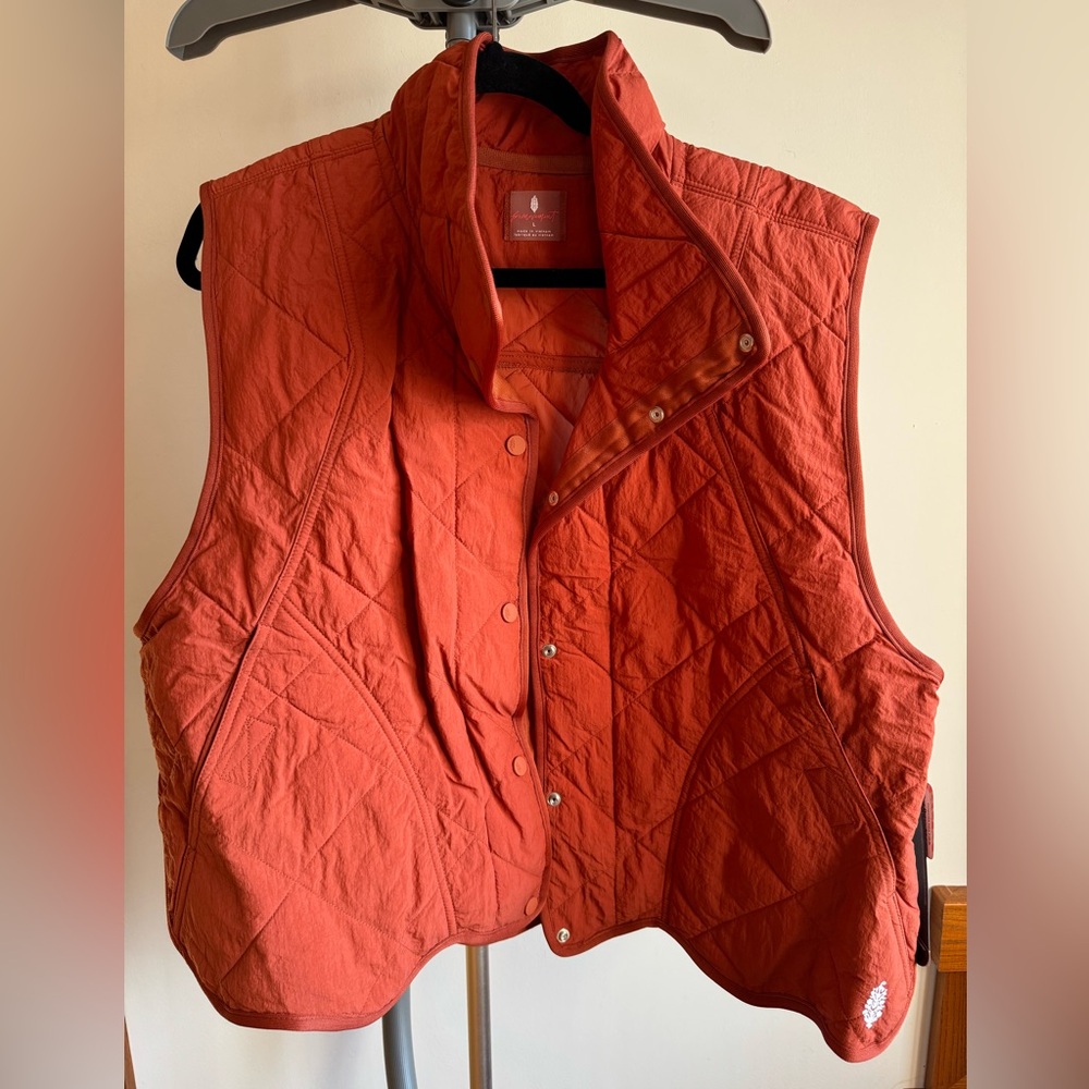 Free People FP Movement Quinn Quilted Vest. Size Large. NWT